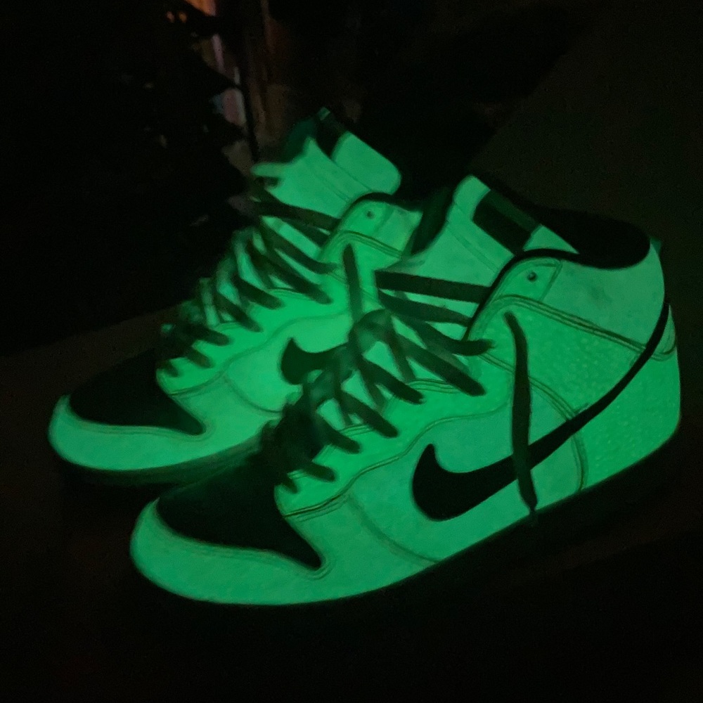 Sure rare Nike dunks glow in dark - Picture 8 of 8